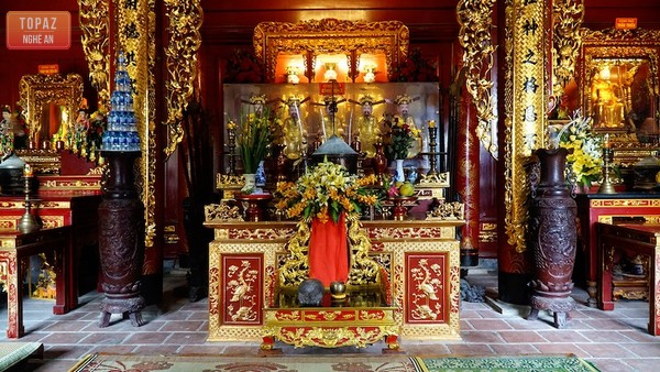 Đền thờ Quan Hoàng Mười nổi tiếng tại Cửa Lò 